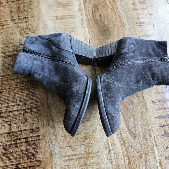 Paul Green Stacked heel Side Zip Suede Ankle Booties Size UK 5 US 7.5 - Picture 4 of 8